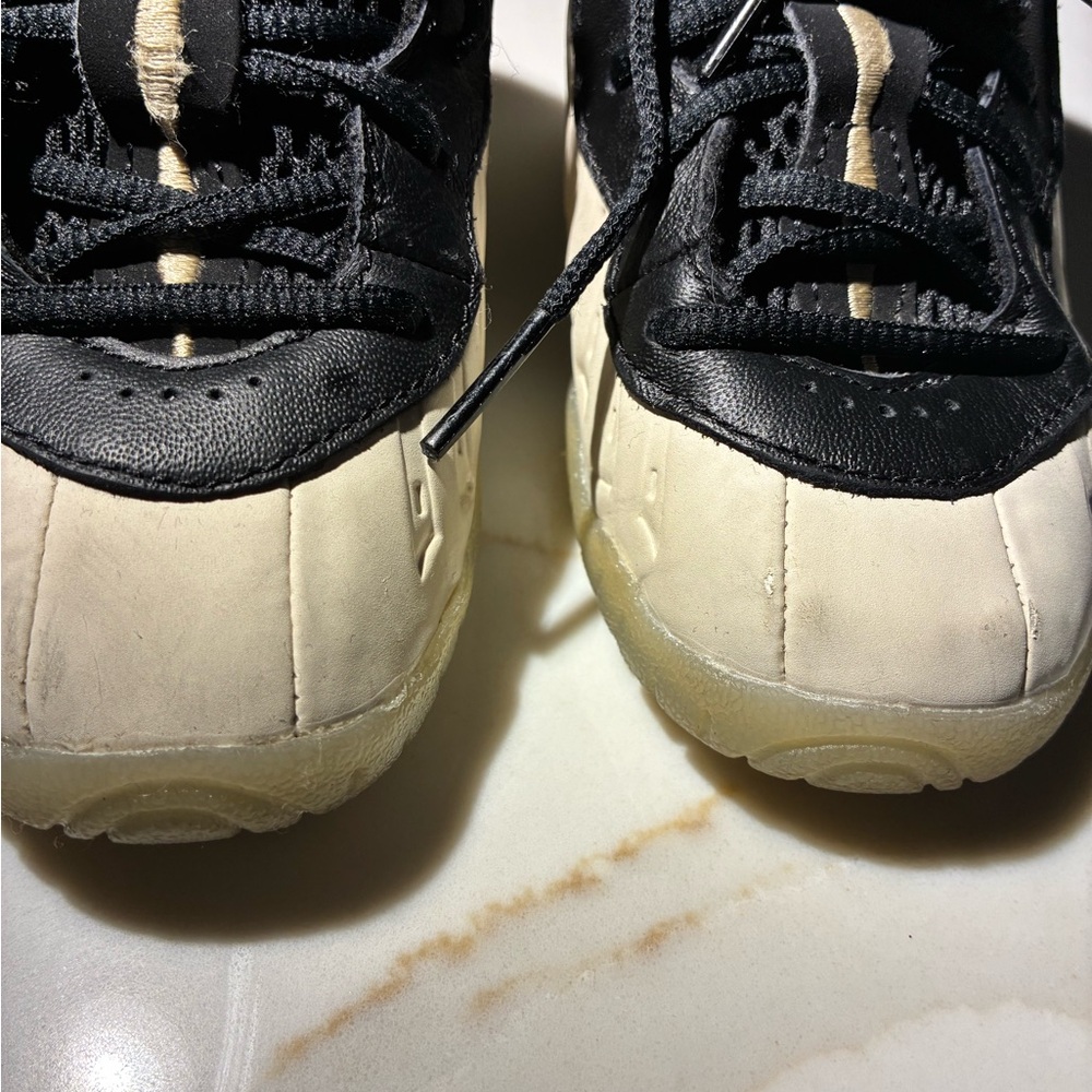 Nike Kids Black and Cream Sneakers - Picture 3 of 6